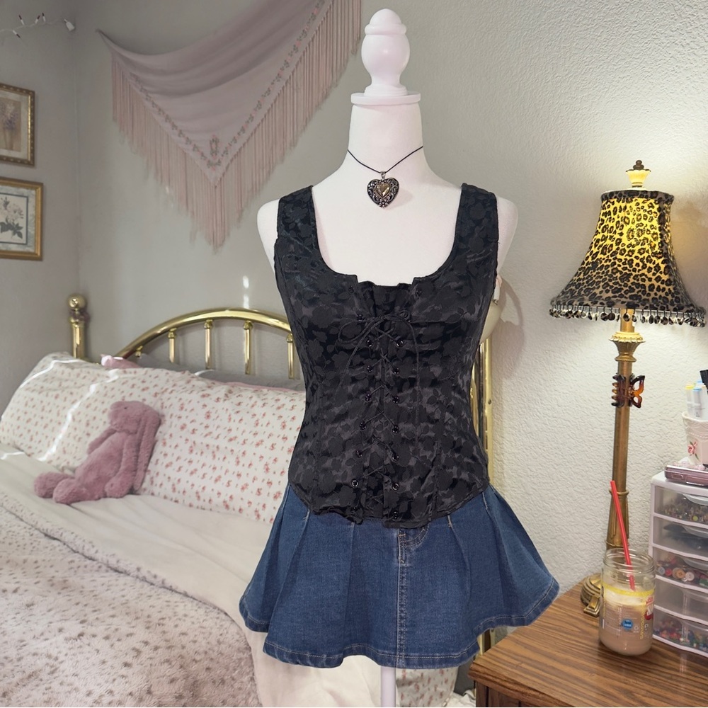 2001 Victoria’s Secret Black Lace-Up corset Top